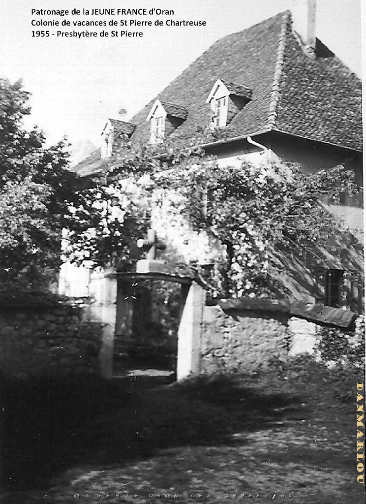 COLO JEUNE FRANCE 1955 presbytere de St Pierre.jpg